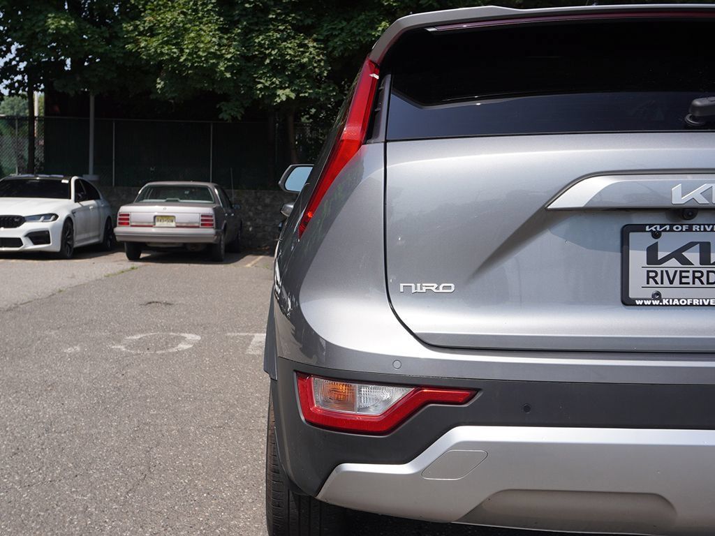 Used 2023 Kia Niro EX FWD image 15