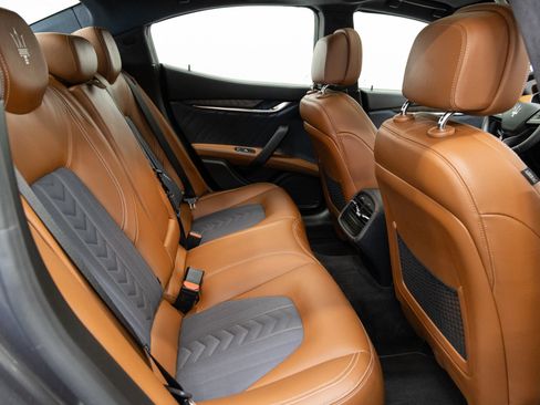 Used 2018 Maserati Ghibli GranLusso RWD image 15