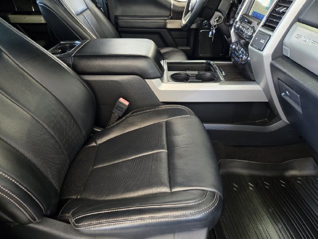 Used 2020 Ford F250 Lariat w/ Lariat Value Package AWD/4WD image 16