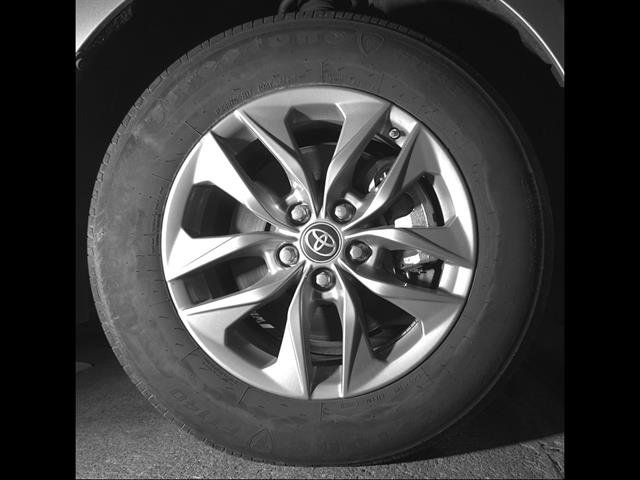 Used 2023 Toyota Sienna LE AWD/4WD image 16