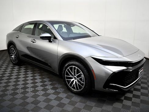 Used 2023 Toyota Crown Platinum image 5