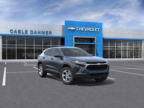 New 2026 Chevrolet Trax LS w/ LS Convenience Package FWD image 1