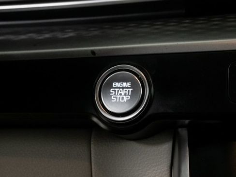 Used 2024 Kia Carnival LX FWD image 18