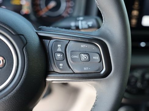 Used 2025 Jeep Wrangler Rubicon w/ Convenience Group AWD/4WD image 15