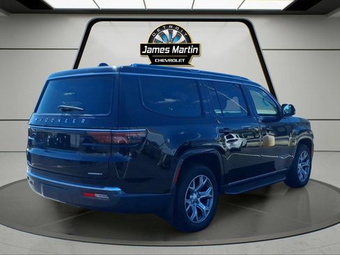 Used 2022 Jeep Wagoneer Series II AWD/4WD image 4