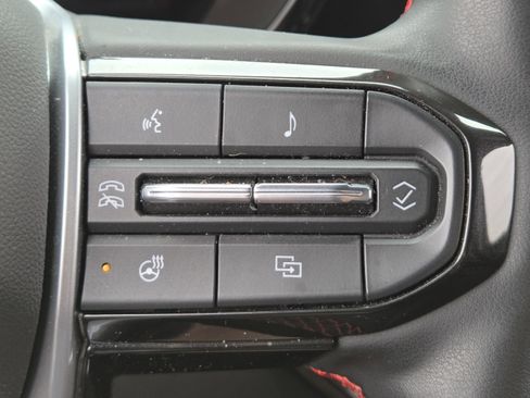 Used 2024 Chevrolet Colorado Z71 w/ Z71 Convenience Package 2 AWD/4WD image 6