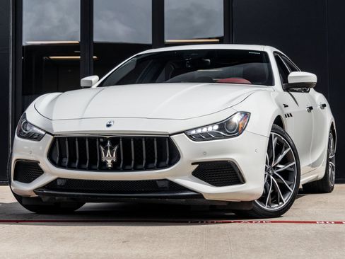Used 2022 Maserati Ghibli Modena RWD image 1