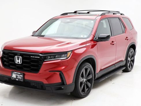 Used 2025 Honda Pilot Black Edition image 2