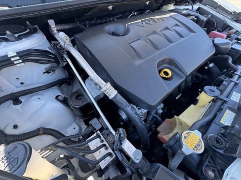 Used 2017 Toyota Corolla LE image 39