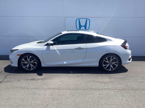 Used 2019 Honda Civic Touring image 2