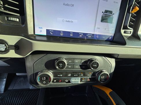 Used 2023 Ford Bronco Badlands image 4