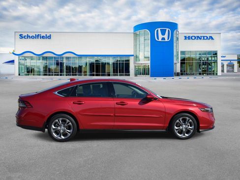 Used 2024 Honda Accord EX image 2