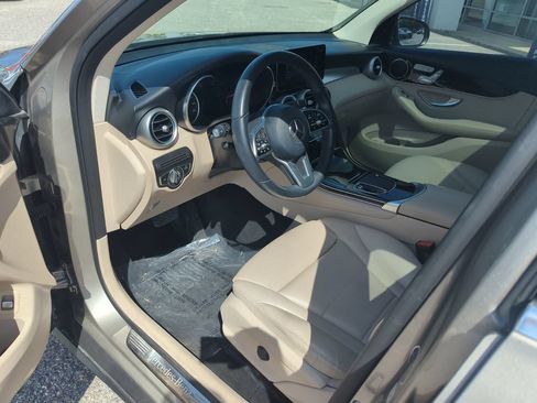 Used 2020 Mercedes-Benz GLC 300 w/ Premium Package image 11