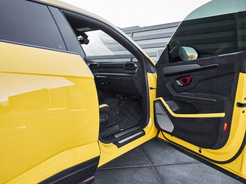 Used 2024 Lamborghini Urus Performante image 23