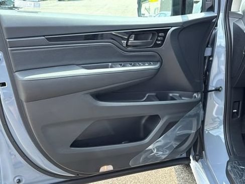 New 2026 Honda Odyssey Touring image 9