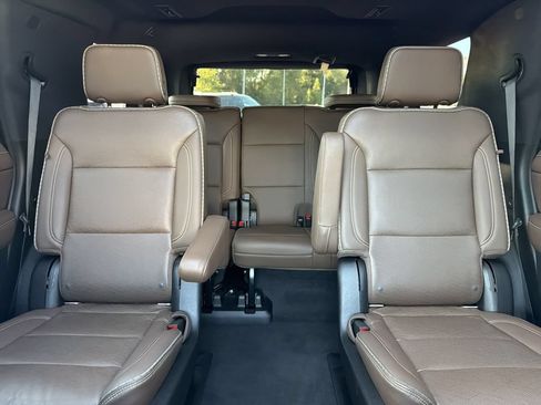 Used 2021 Chevrolet Tahoe High Country w/ Premium Package AWD/4WD image 31