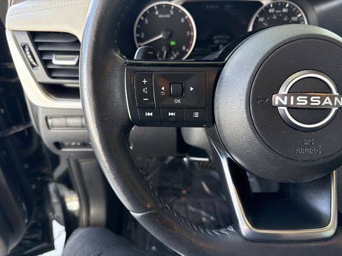 Used 2023 Nissan Rogue SV w/ SV Premium B Package FWD image 18