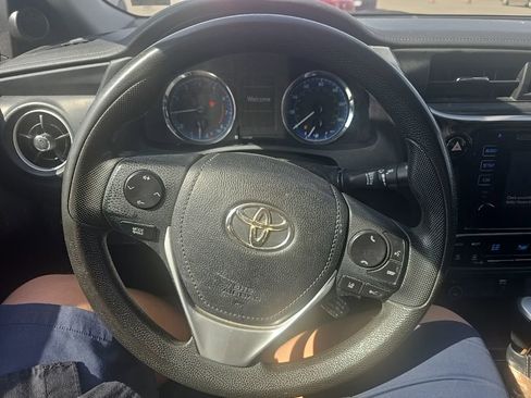 Used 2018 Toyota Corolla LE image 14