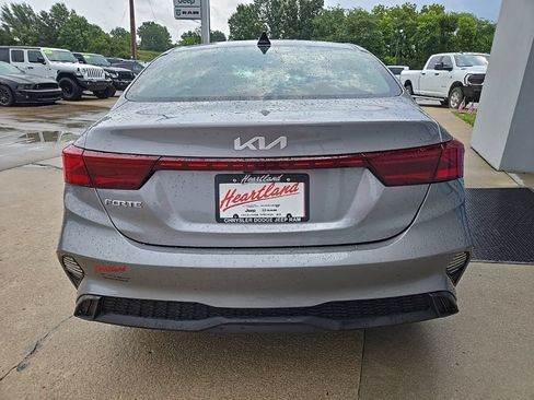 Used 2024 Kia Forte LXS w/ LXS Technology Package FWD image 10