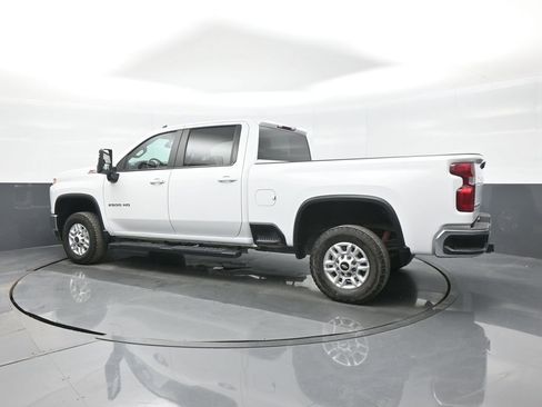 Used 2022 Chevrolet Silverado 2500 LT w/ Convenience Package AWD/4WD image 5