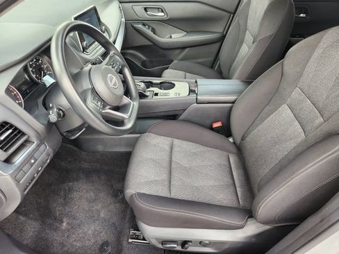 Used 2024 Nissan Rogue SV FWD image 9