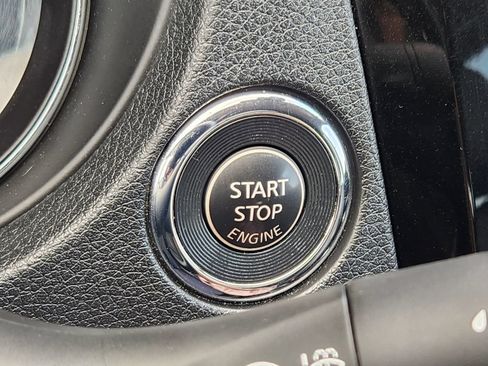 Used 2020 Nissan Rogue SL AWD/4WD image 12