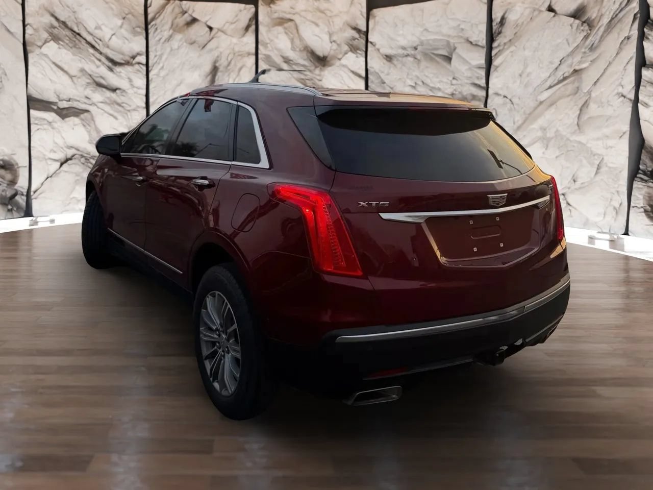 Used 2017 Cadillac XT5 Luxury w/ Driver Awareness Package FWD image 5