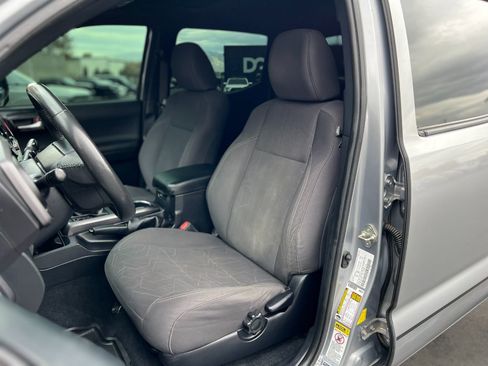 Used 2016 Toyota Tacoma TRD Off-Road image 22