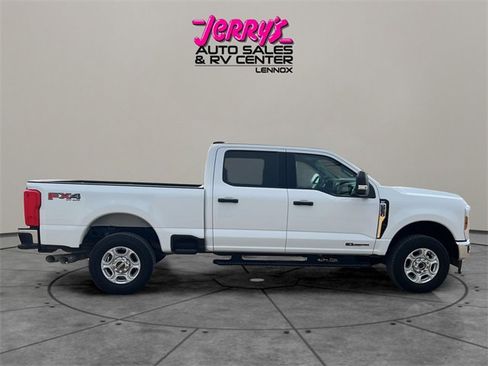 Used 2025 Ford F250 XLT w/ FX4 Off-Road Package image 17