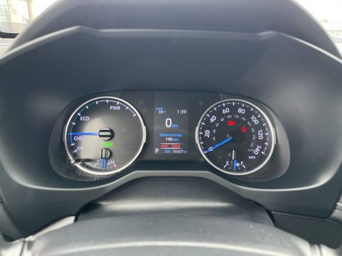 Used 2020 Toyota RAV4 LE image 19