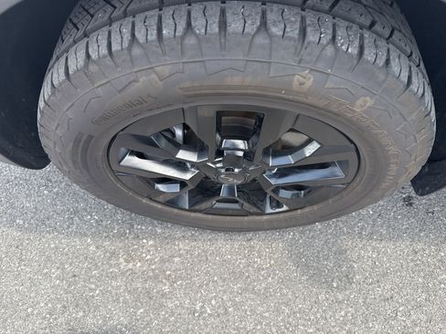Used 2025 Kia Telluride AWD image 9