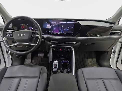 Certified 2025 Audi Q5 Premium w/ Premium Plus AWD/4WD image 10