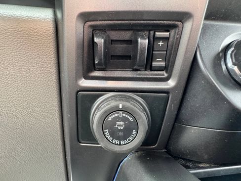 Used 2022 Ford F350 XLT w/ Black Appearance Package AWD/4WD image 44