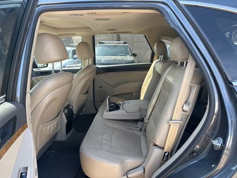 Used 2012 Hyundai Veracruz Limited w/ Navigation Pkg image 14