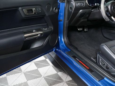 Used 2021 Ford Mustang Shelby GT500 w/ Technology Package image 7