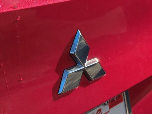 Used 2023 Mitsubishi Outlander SE image 30