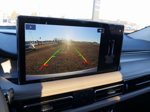 Used 2021 Lincoln Nautilus FWD w/ Equipment Group 101A image 28