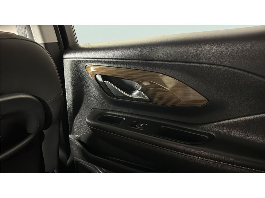 Used 2020 GMC Terrain SLE FWD image 18