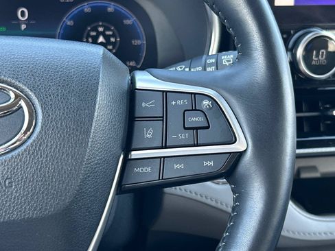 Used 2023 Toyota Highlander Platinum AWD/4WD image 31