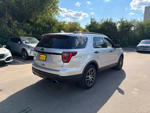 Used 2016 Ford Explorer Sport w/ Equipment Group 401A AWD/4WD image 2
