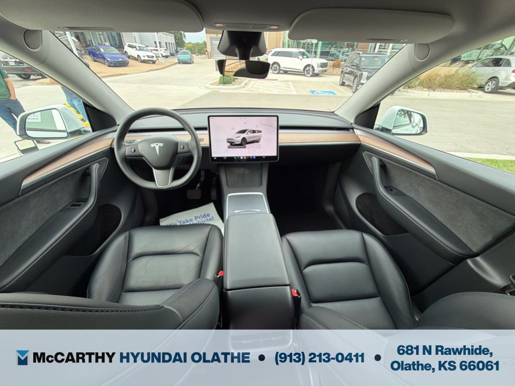 Used 2024 Tesla Model Y Long Range AWD/4WD image 3