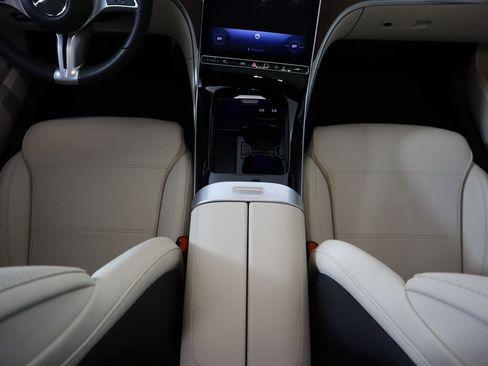 Certified 2025 Mercedes-Benz C 300 Sedan image 16