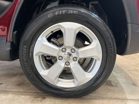Used 2020 Jeep Compass Latitude w/ Cold Weather Group AWD/4WD image 24