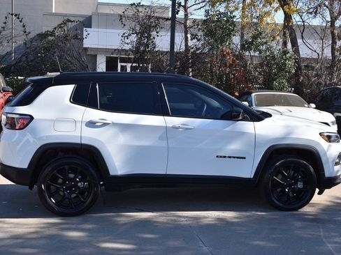 Used 2024 Jeep Compass Latitude w/ Altitude Special Edition image 6