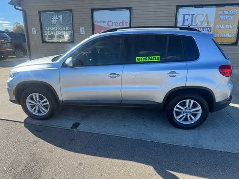 Used 2017 Volkswagen Tiguan S image 8