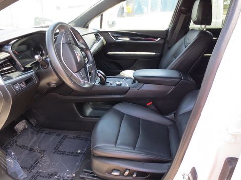 Used 2020 Cadillac XT5 Premium Luxury image 6