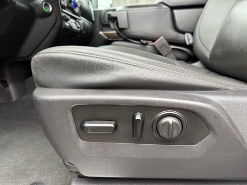 Used 2021 Chevrolet Silverado 2500 LT w/ Convenience Package image 46