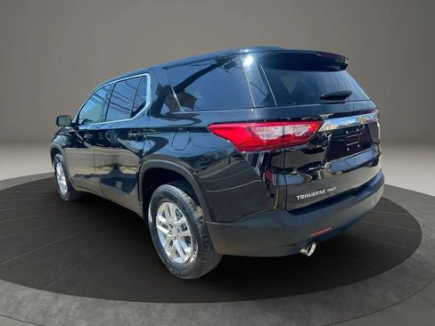 Used 2021 Chevrolet Traverse LS AWD/4WD image 7