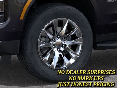New 2026 Chevrolet Suburban Premier w/ Sun And Tow Package AWD/4WD image 9
