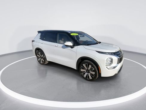 New 2026 Mitsubishi Outlander SEL image 2